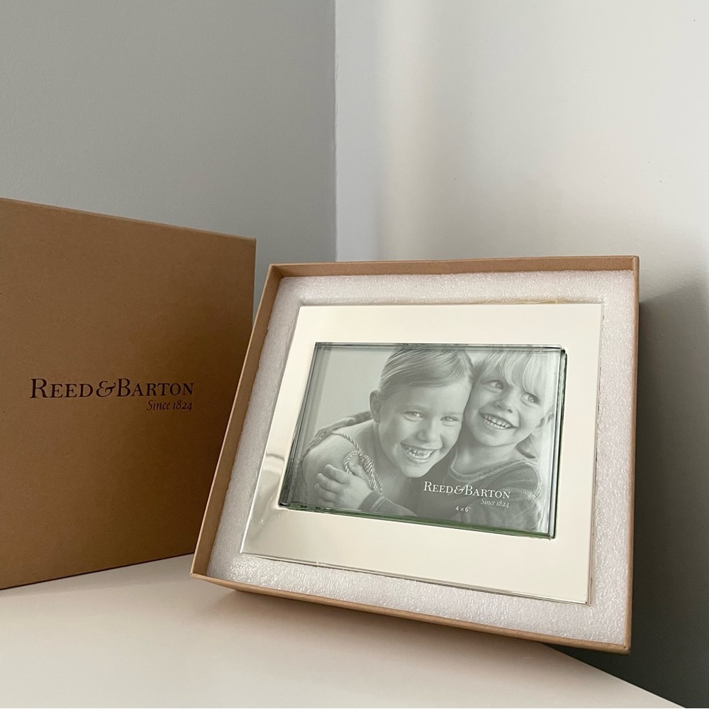 Reed & Barton Addison 4”x6” Silverplate Picture Frame